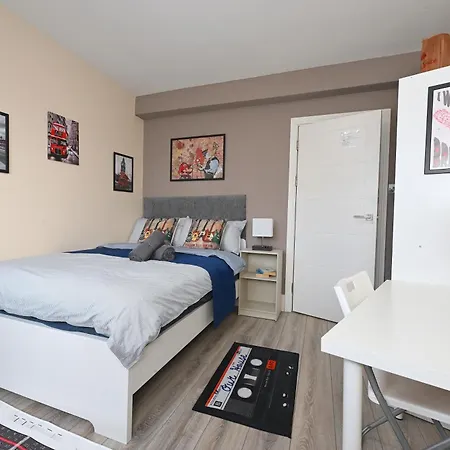 Superb 4 Bedroom Flat In The Heart Of Camden Town London Exterior photo