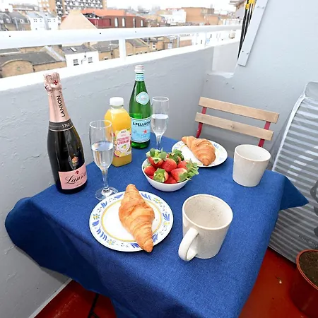 Superb 4 Bedroom Flat In The Heart Of Camden Town London Exterior photo
