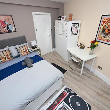 Superb 4 Bedroom Flat In The Heart Of Camden Town London Exterior photo